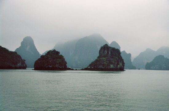 Leider lies der Regen nicht nach - Halong Bay im Dunst