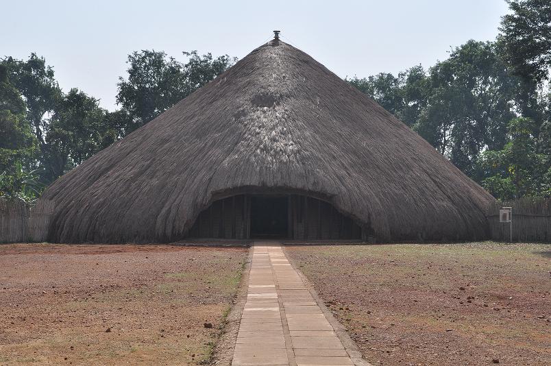 Weltkulturerbe Kasubi Tombs - frueherer Palast und jetzige Begraebnissstaette der Buganda Koenige
