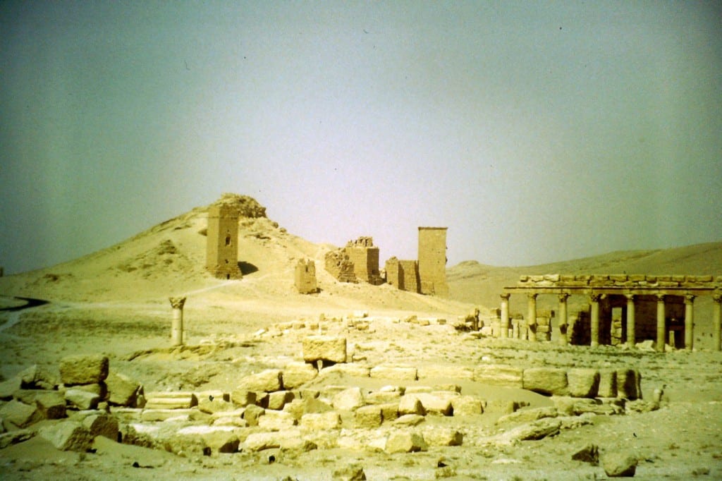 Ruinenstädte längst versunkener Kulturen tauchen plötzlich in der Wüste auf