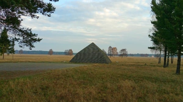 Die Knick-Pyramide im Camp Reinsehlen