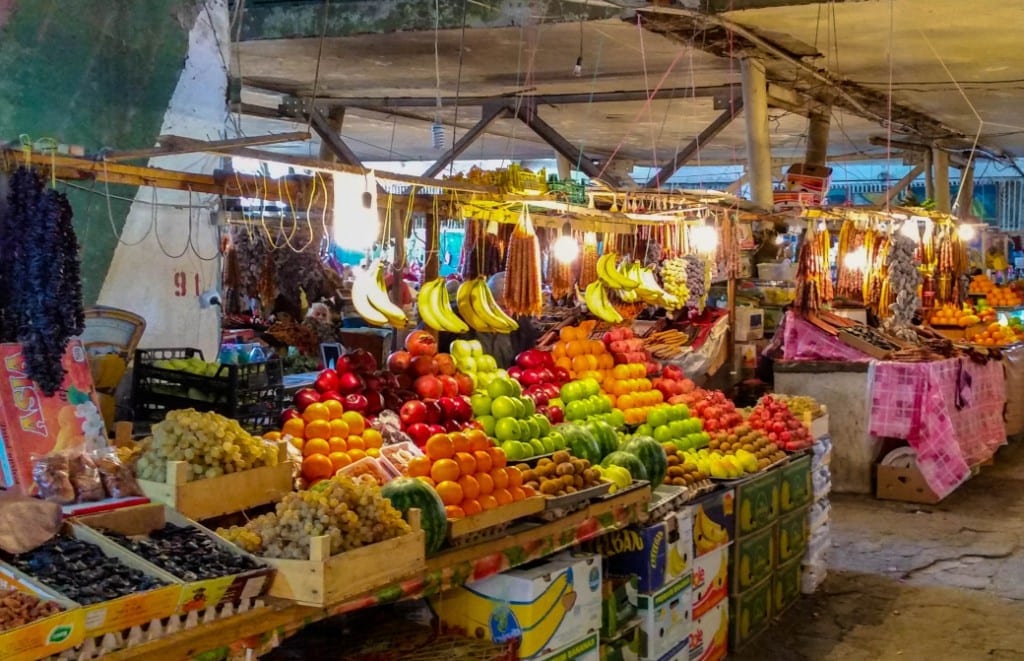 Obststand im Markt von Kutaissi