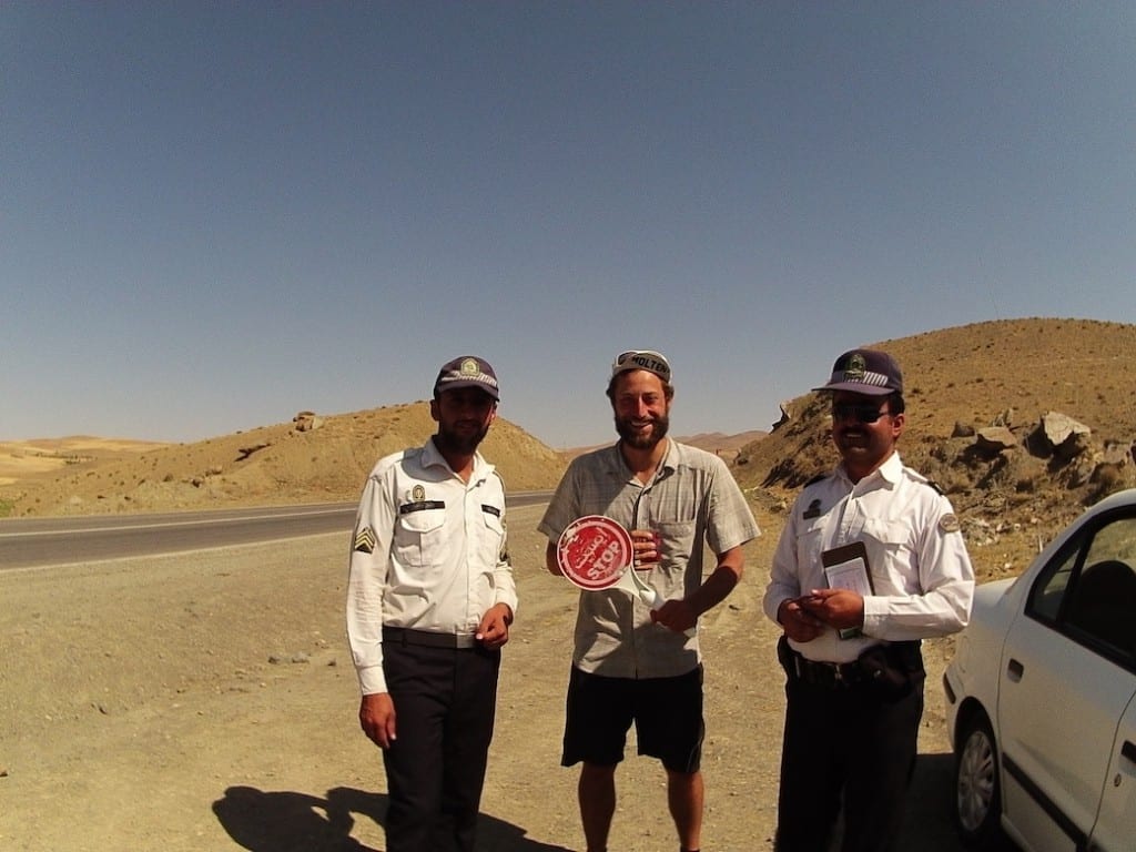 Teetrinken mit der iranischen Polizei © Joachim Rosenlund