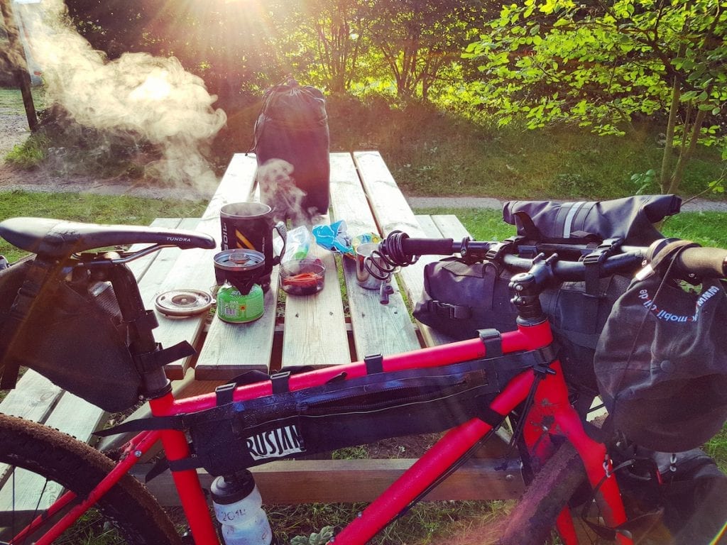 Egal ob Bikepacking oder Radreise - ohne Morgen-Kaffee geht nix