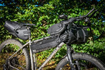 British Understatement: Testfahrt mit den Brooks Scape Bikepacking Taschen